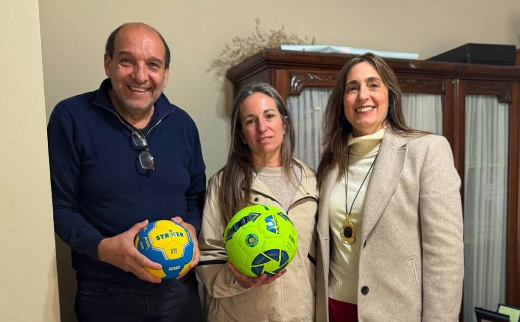 Navarro entregó elementos deportivos en Arroyo Cabral