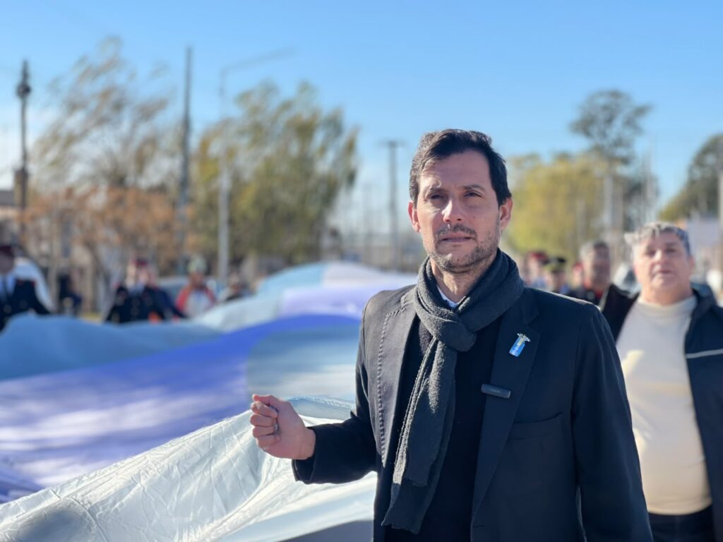 Una bandera argentina de 500 metros para celebrar la Independencia