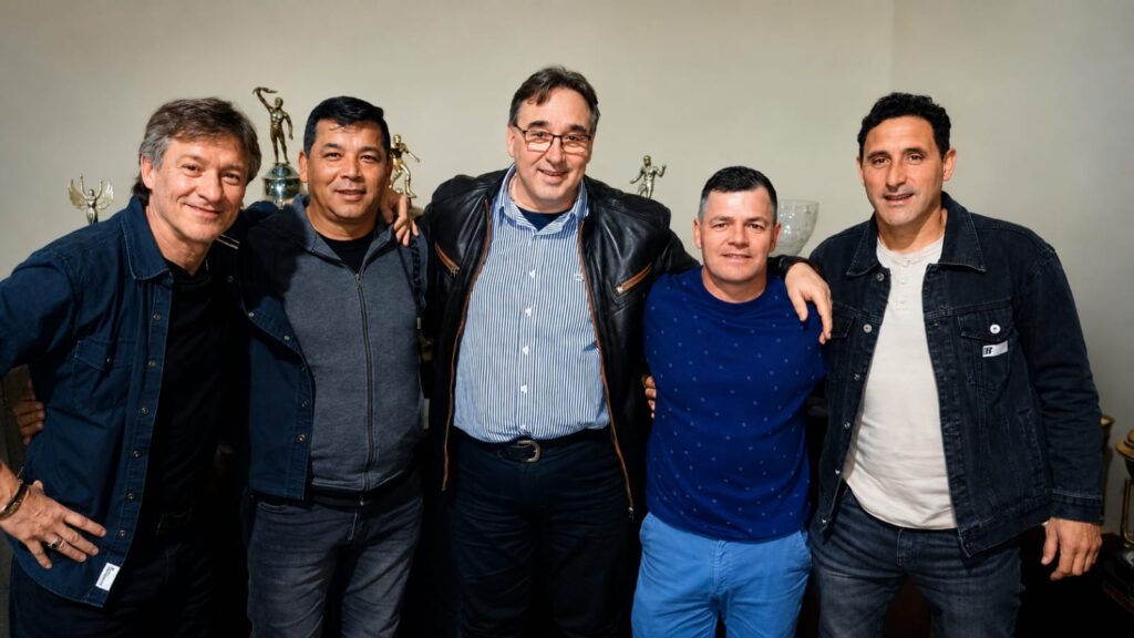 Frossasco fue reconocido por Alem en la cena aniversario del club